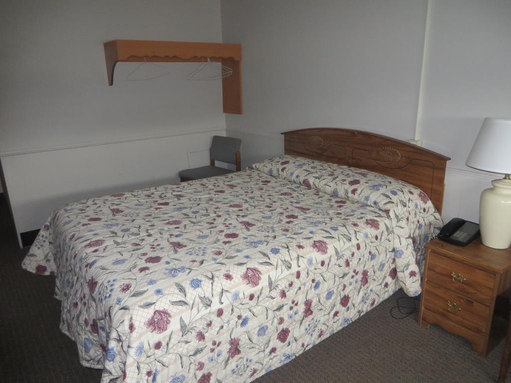 2Nd Street Inn & Suites Ρότσεστερ Δωμάτιο φωτογραφία